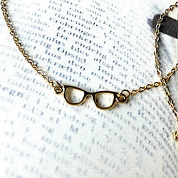 涙が追加できる　メガネ　のネックレス　（金色　ドロップ　個性的　ポップ　可愛い） 2枚目の画像