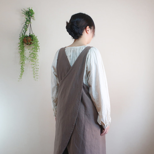 全9色 エプロンドレス風 シワ加工綿麻 バッククロスエプロン ロング丈