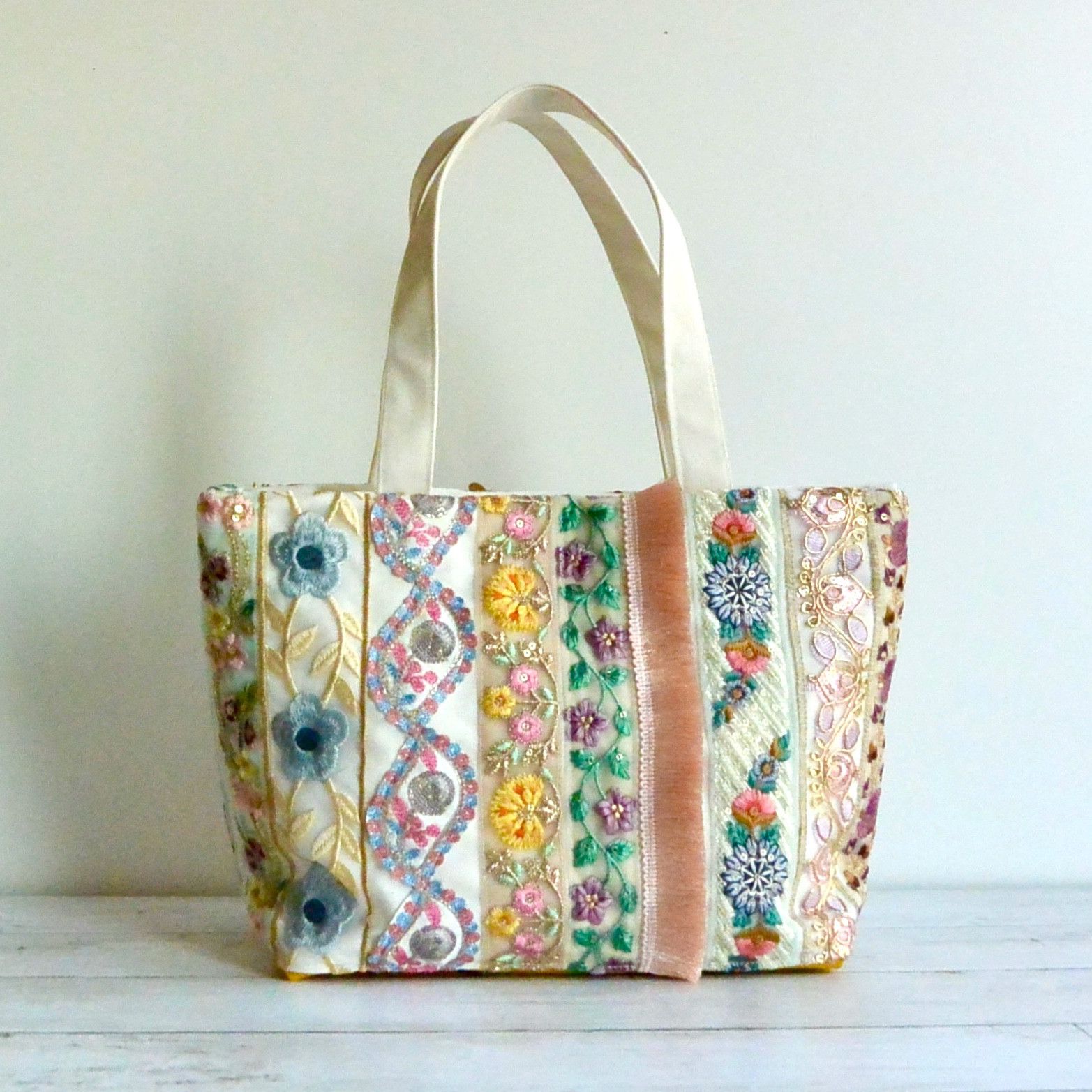 美しいインド刺繍リボンのトートバッグ⑧【Mサイズ】