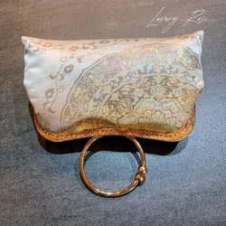 9月新作！気品漂う優しいゴールドオーロラ引箔加工【宝相華柄】最高級西陣帯バッグ　フォーマルバッグ　パーティーバッグ 8枚目の画像