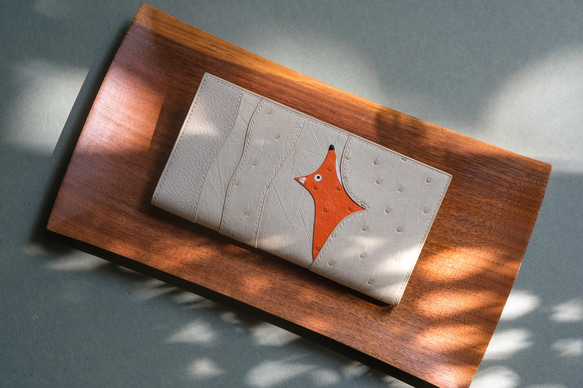 キツネ長財布　オーストリッチ 1枚目の画像