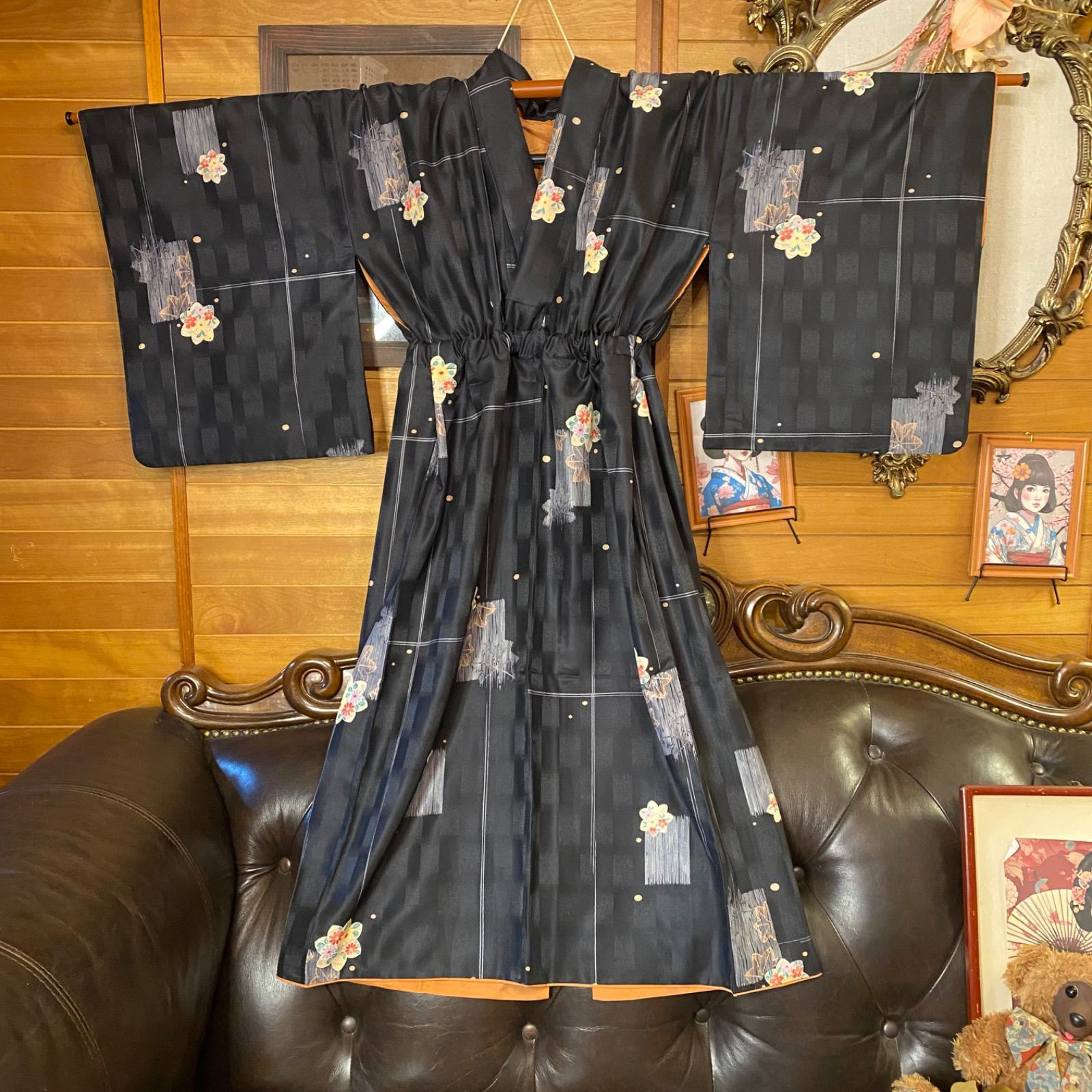 着物リメイク セミロング ワンピース｜洗える化繊素材＆名古屋帯 深い墨黒の地に、愛らしい花文  KW-1075