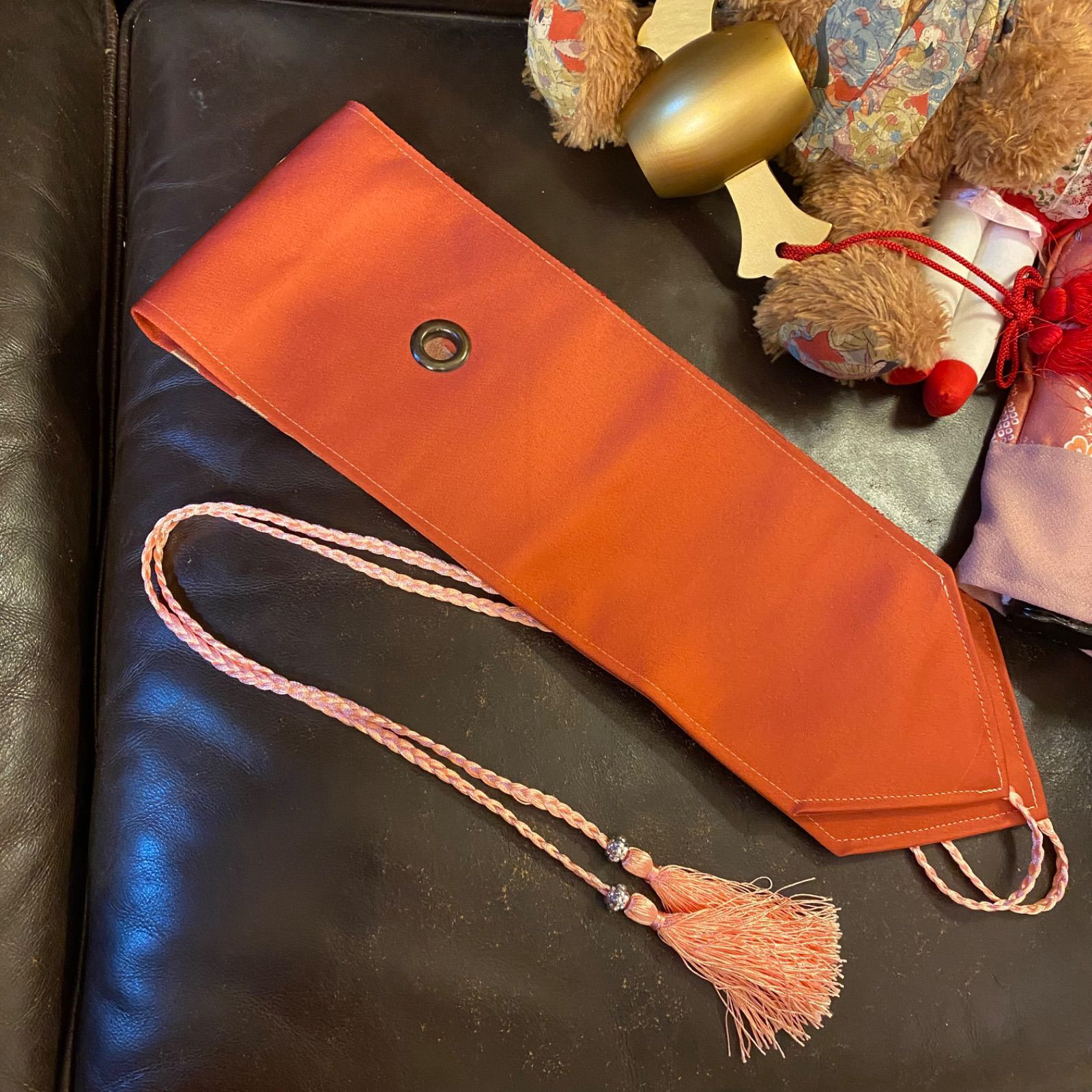 着物リメイク セミロング ワンピース｜洗える化繊素材＆名古屋帯 深い墨黒の地に、愛らしい花文  KW-1075