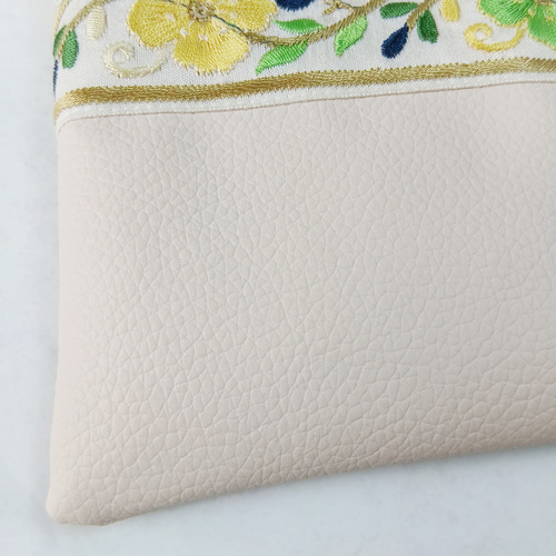 インド刺繍リボンと合成皮革のスマホポシェット カラフルガーデン