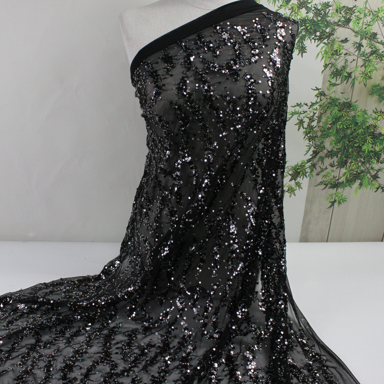 スパンコールメッシュレース ブラック 135cm*4.5m