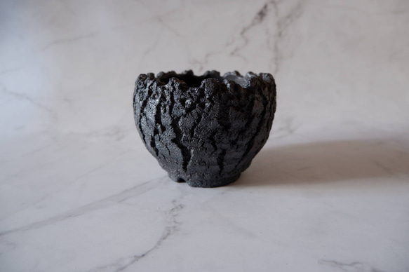 4号黒金彩裂紋鉢246　塊根植物　多肉植物　アガベ　盆栽　植木鉢　作家鉢　鉢皿　沖縄 3枚目の画像