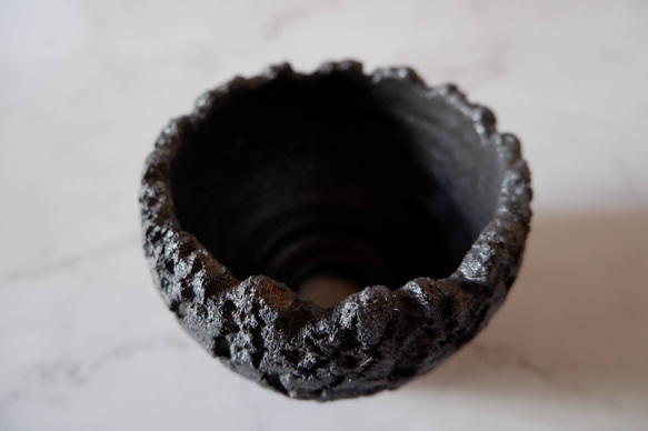 4号黒金彩裂紋鉢246　塊根植物　多肉植物　アガベ　盆栽　植木鉢　作家鉢　鉢皿　沖縄 4枚目の画像