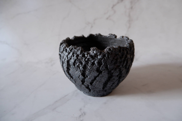 4号黒金彩裂紋鉢246　塊根植物　多肉植物　アガベ　盆栽　植木鉢　作家鉢　鉢皿　沖縄 1枚目の画像