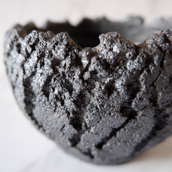 4号黒金彩裂紋鉢246　塊根植物　多肉植物　アガベ　盆栽　植木鉢　作家鉢　鉢皿　沖縄 2枚目の画像