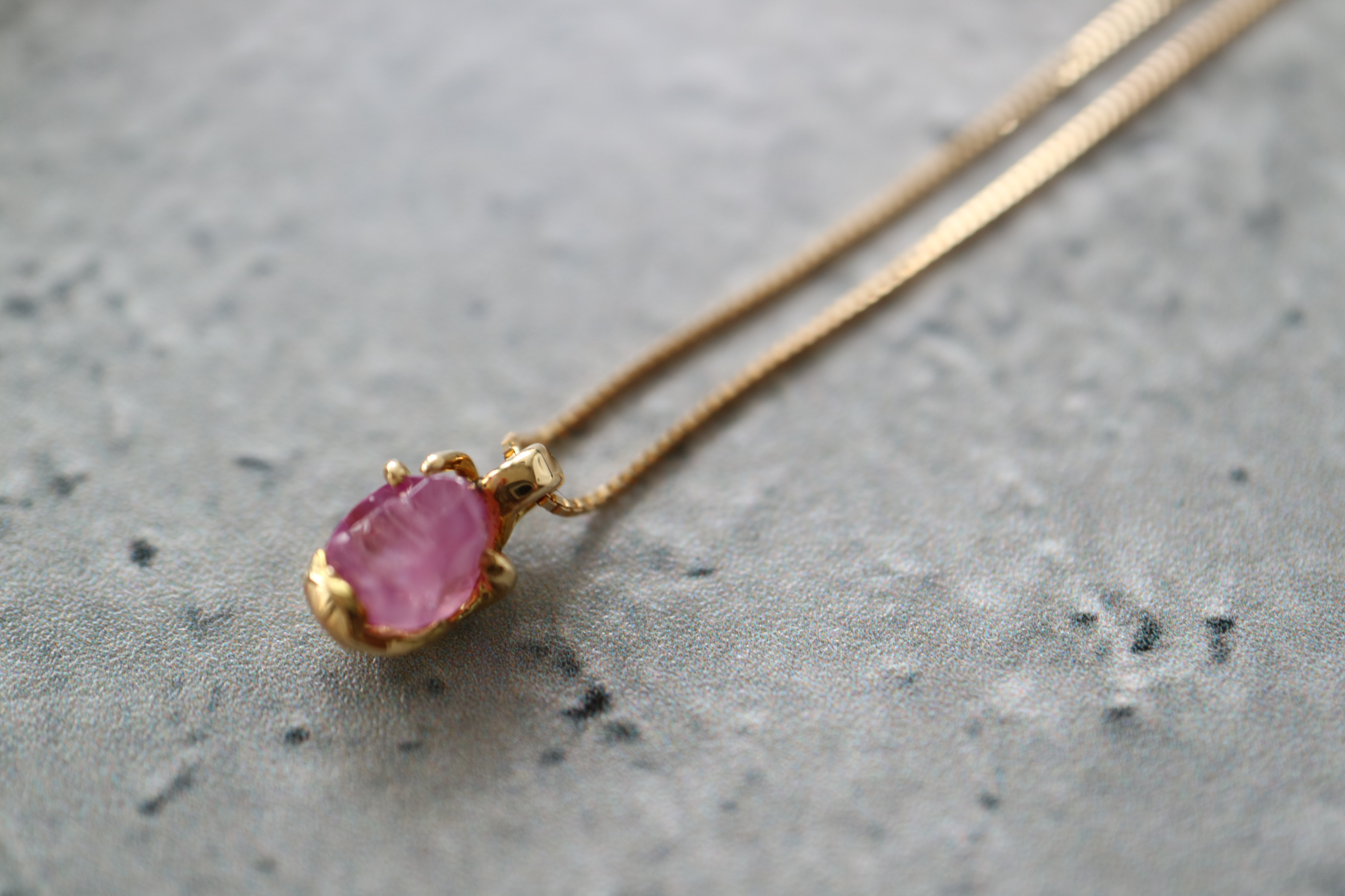 Rough sapphire  K18  ネックレス -Pink-（20N-06）