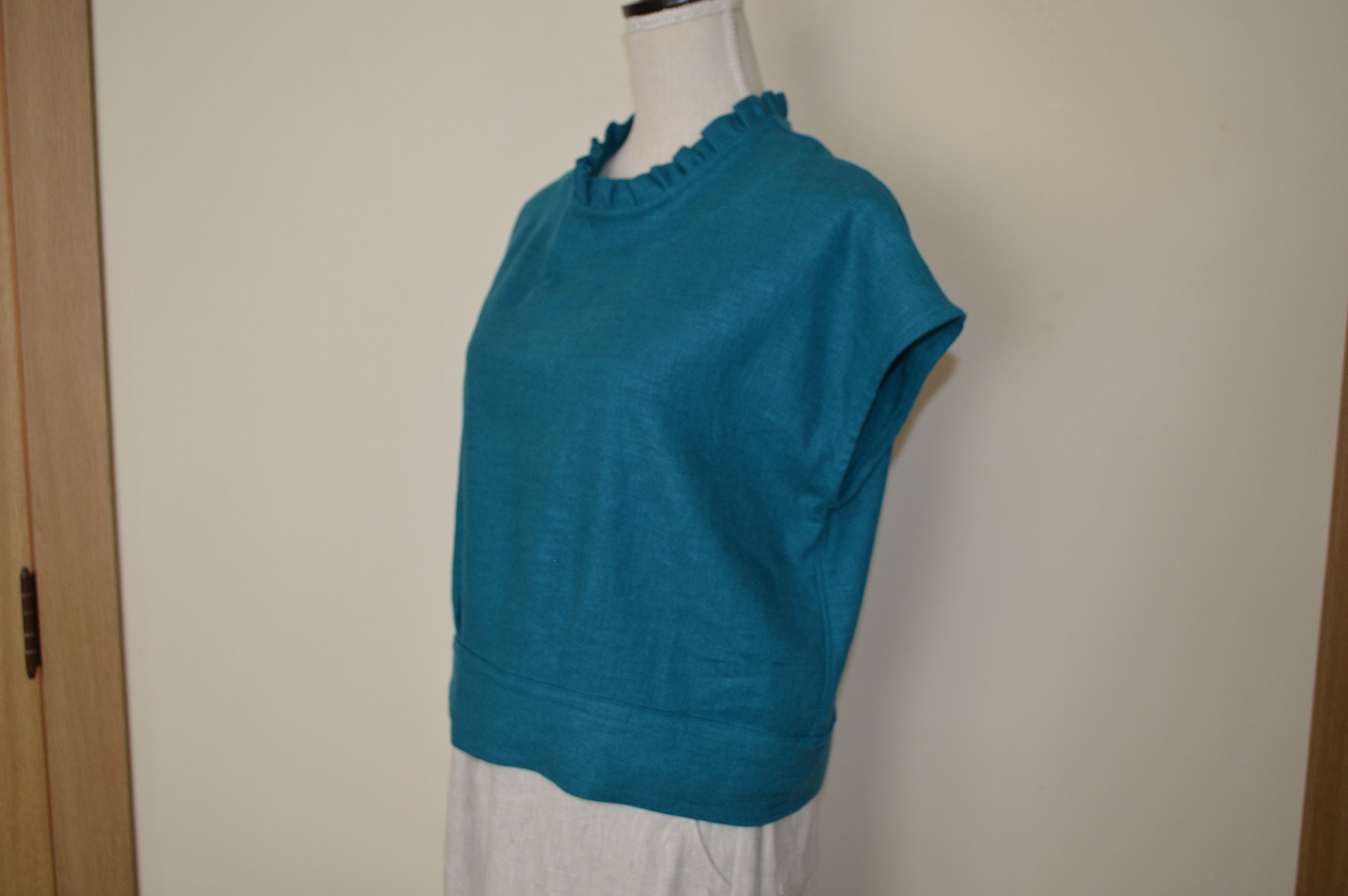 フリル襟！「フレンチスリーブブラウス」