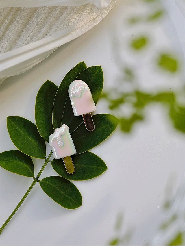 【アイスクリーム】陶器　ピアス　シンプル　一粒　ユニセックス　s925ポスト