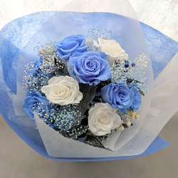 プリザーブドフラワー白い大輪の薔薇5本のふんわり花束ラッピング