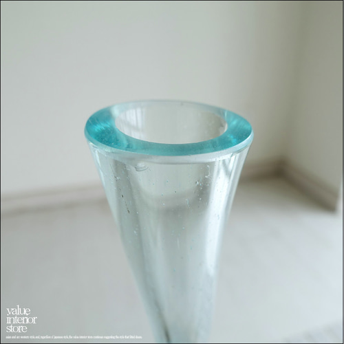 硝子フラワーベースspiral02 花瓶 花器 プリミティブガラスベース 吹き