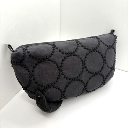 眠り猫小ぶりショルダーバッグ黒猫ミナペルホネンtambourine