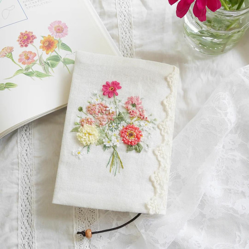 花咲く丘 文庫本サイズ ブックカバー ハンドメイド 花咲く丘 文庫本サイズ ブックカバー ハンドメイド