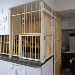 【にゃんこフェンス】猫の侵入防止柵 開き戸タイプ｜オーダーメイド木製猫柵 4枚目の画像