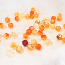 カーネリアン/ブラジル産【6mm64面カット10粒】天然石　瑪瑙 4枚目の画像