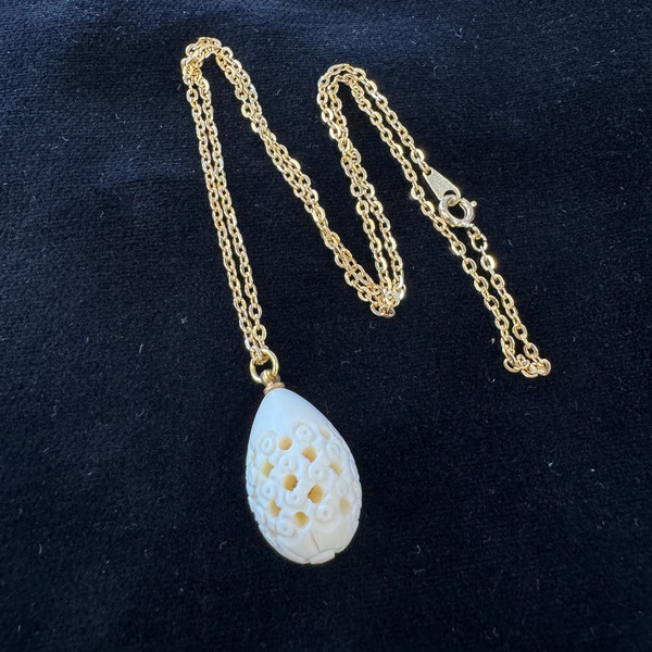 【本象牙】ペンダント ・しずく(スカシ彫り)（No.Z_PNt-04）