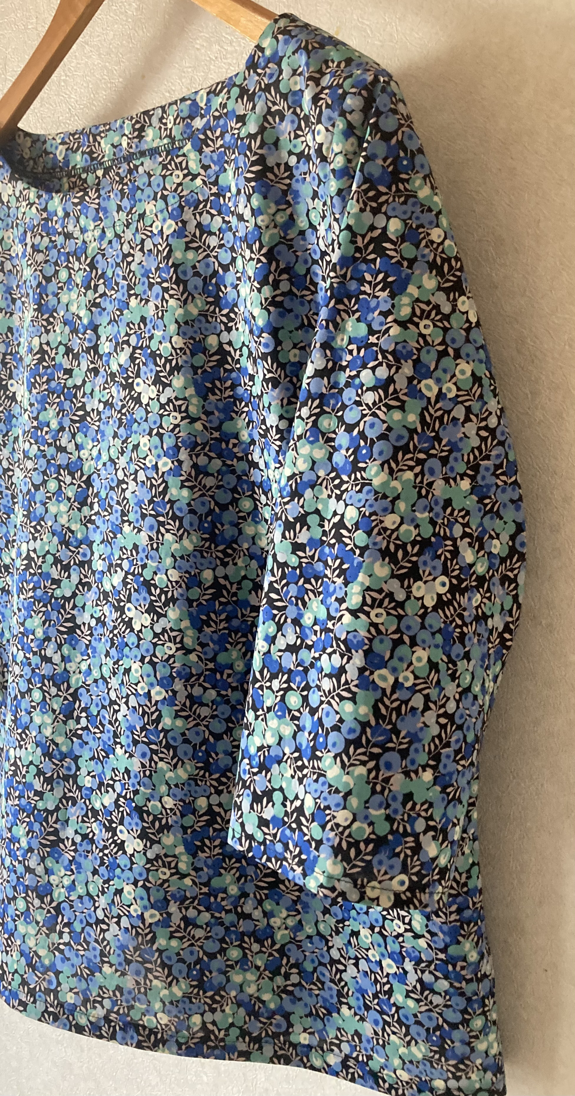 ＊受注製作 リバティ　ウィルトシャー(ブルー＆ブラック)ブラウス