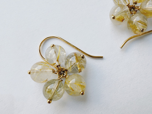 送料無料【14kgf／ルチルクォーツ】フラワーピアス　ゴールド　フック　天然石  華奢　シンプル　ルチルクウォーツ 10枚目の画像