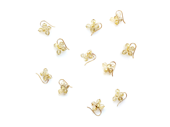 送料無料【14kgf／ルチルクォーツ】フラワーピアス　ゴールド　フック　天然石  華奢　シンプル　ルチルクウォーツ 9枚目の画像