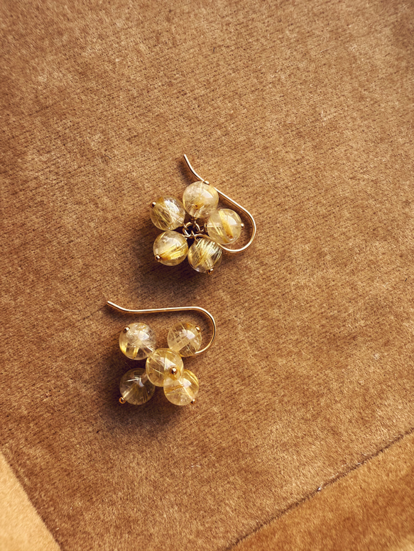 送料無料【14kgf／ルチルクォーツ】フラワーピアス　ゴールド　フック　天然石  華奢　シンプル　ルチルクウォーツ 11枚目の画像