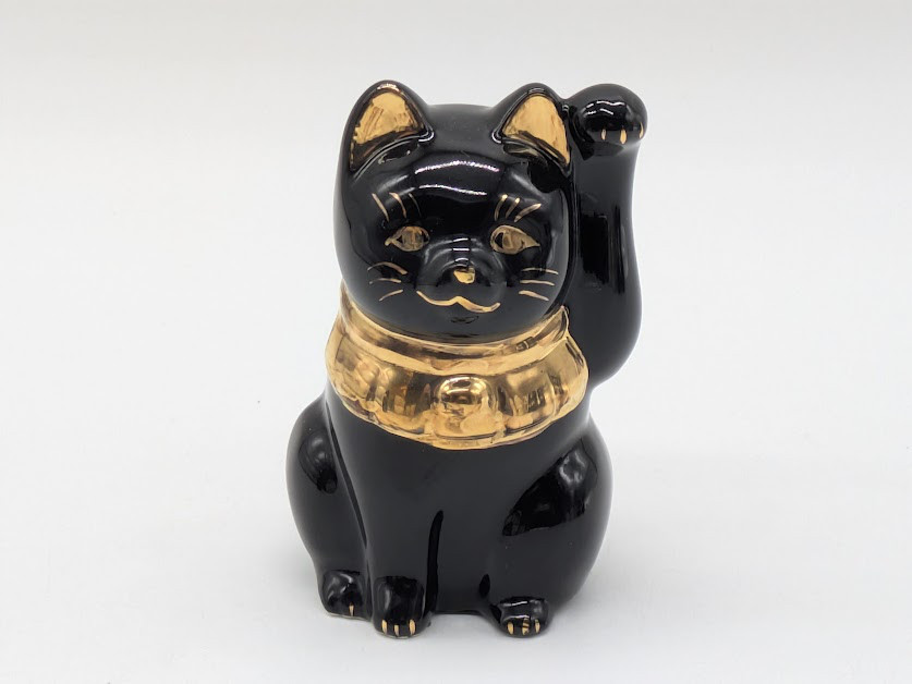 152-0001-0003-0005-0007　置物 縁起物 和陶器 瀬戸焼【日本製】/　招き猫白・黒/ゴールド