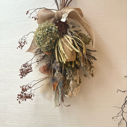 紫陽花と野バラの実ドライフラワースワッグ 秋のスワッグ スワッグ