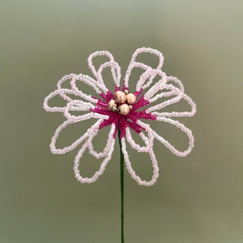 アンニュイフラワー　ビーズフラワーブーケ　ブーケ ♡ また少し肌寒くなって 冬を感じはじめた今日は ネイビー