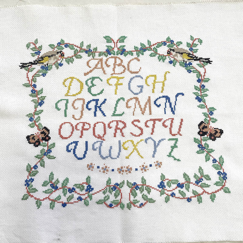 刺繍サンプラー 鳥とABC アルファベットサンプラー クロスステッチ刺繡