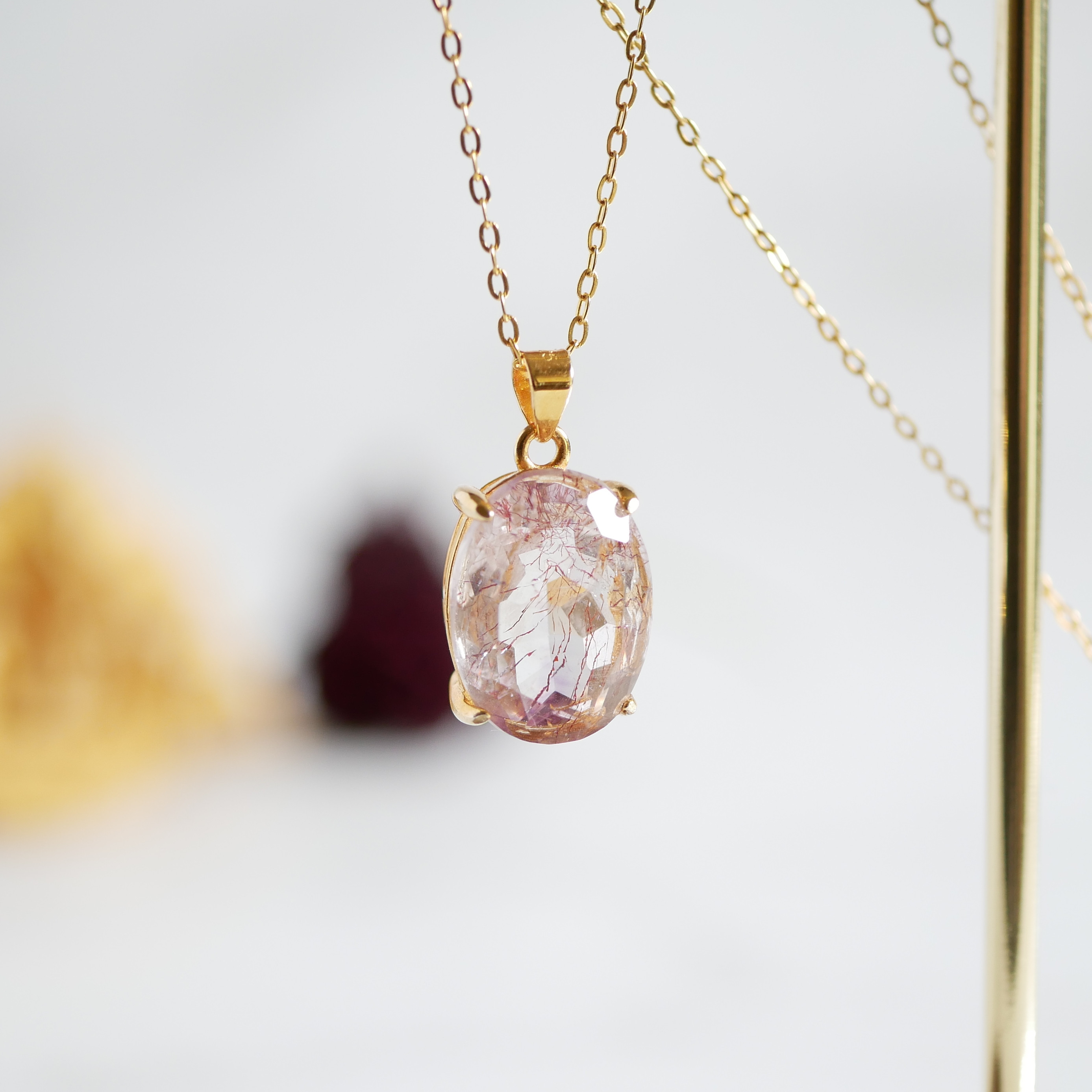 繊細なインクルージョンが美しいエレスチャルクォーツのネックレス