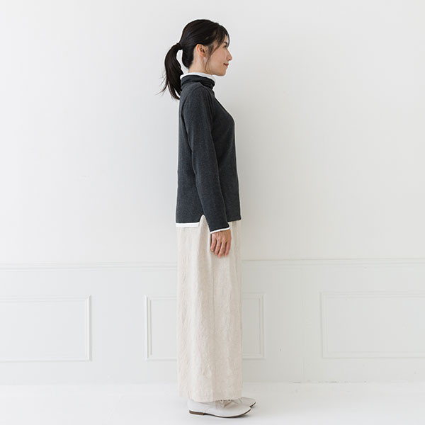 ガーゼのような肌触り バイカラータートルネックセーター