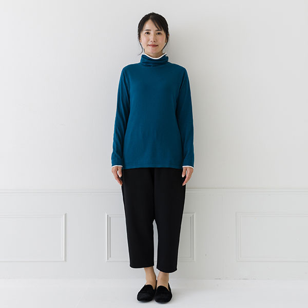 ガーゼのような肌触り バイカラータートルネックセーター