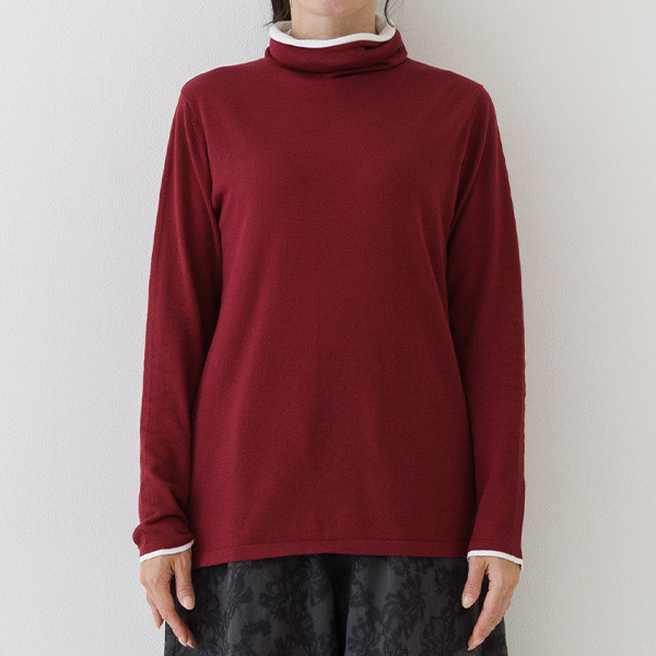 ガーゼのような肌触り バイカラータートルネックセーター