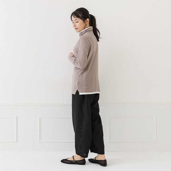 ガーゼのような肌触り バイカラータートルネックセーター