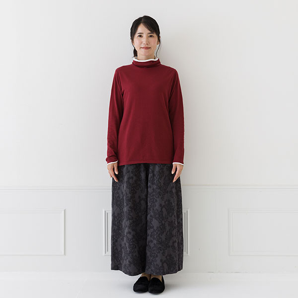 ガーゼのような肌触り バイカラータートルネックセーター