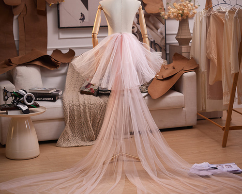 ウェディングドレス　トレーン　リボン 再入荷☆ロングトレーン ウェディングドレス リボンコサージュ