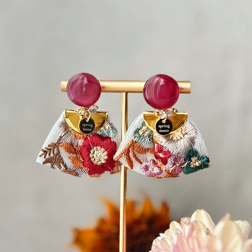 2wayインド刺繍タッセルのガラス耳飾り【秋華】 4,698円