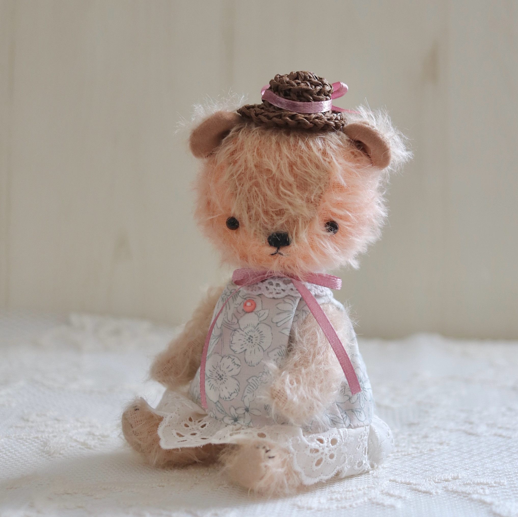 約16cm ミックスカラーのジャーマンモヘアクマ B