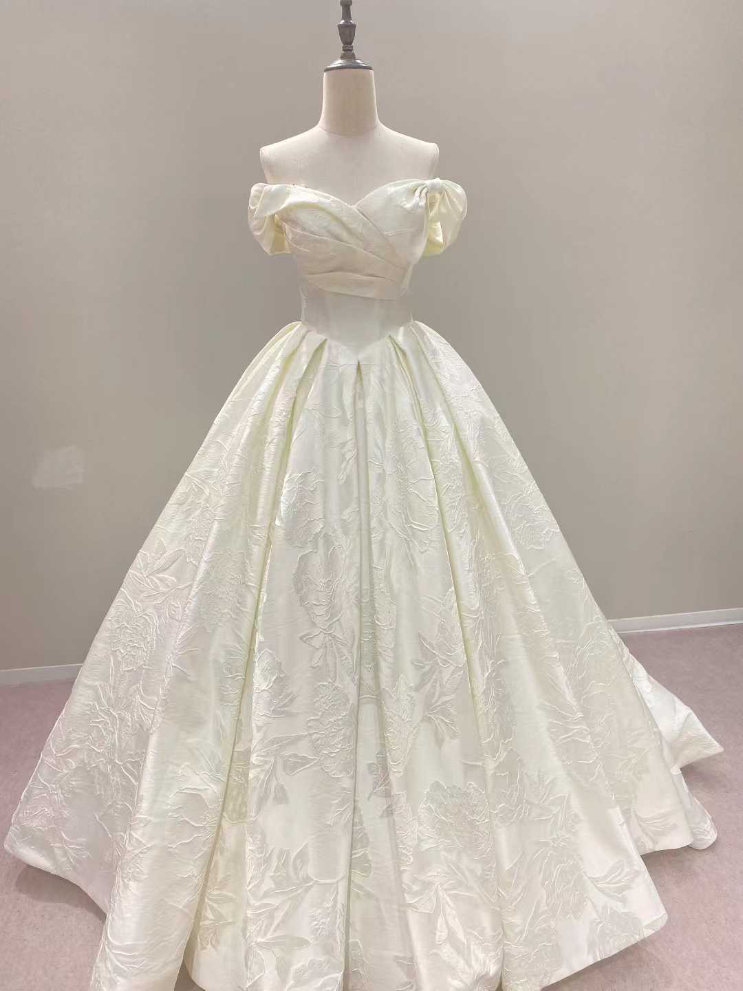 送料無料！ウェディングドレス ジャガード生地 オフショルダー プリンセスライン 編み上げ ブライダル Aライン