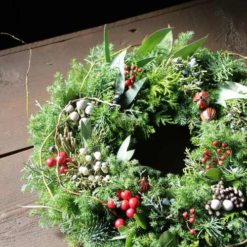 早割クリスマス2025】フレッシュ針葉樹のクリスマスリース「実り