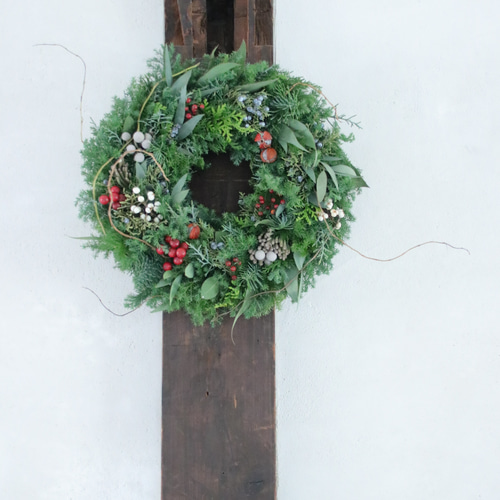 フレッシュ針葉樹のクリスマスリース「実り」 ドライフラワー chainon