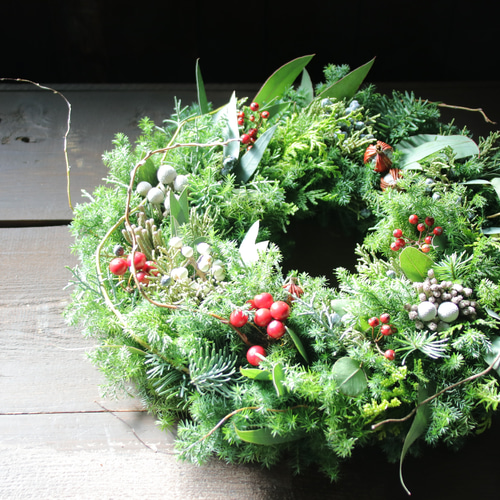 フレッシュ針葉樹のクリスマスリース「実り」 ドライフラワー chainon