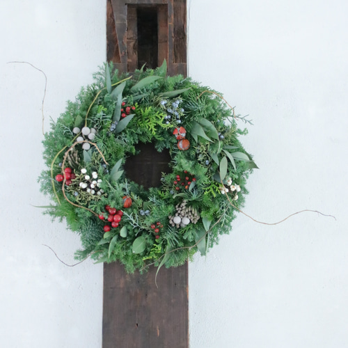フレッシュ針葉樹のクリスマスリース「実り」 ドライフラワー chainon