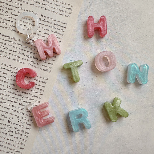 アンブレラマーカー イニシャル 目印 キーホルダー チャーム 名前 推し