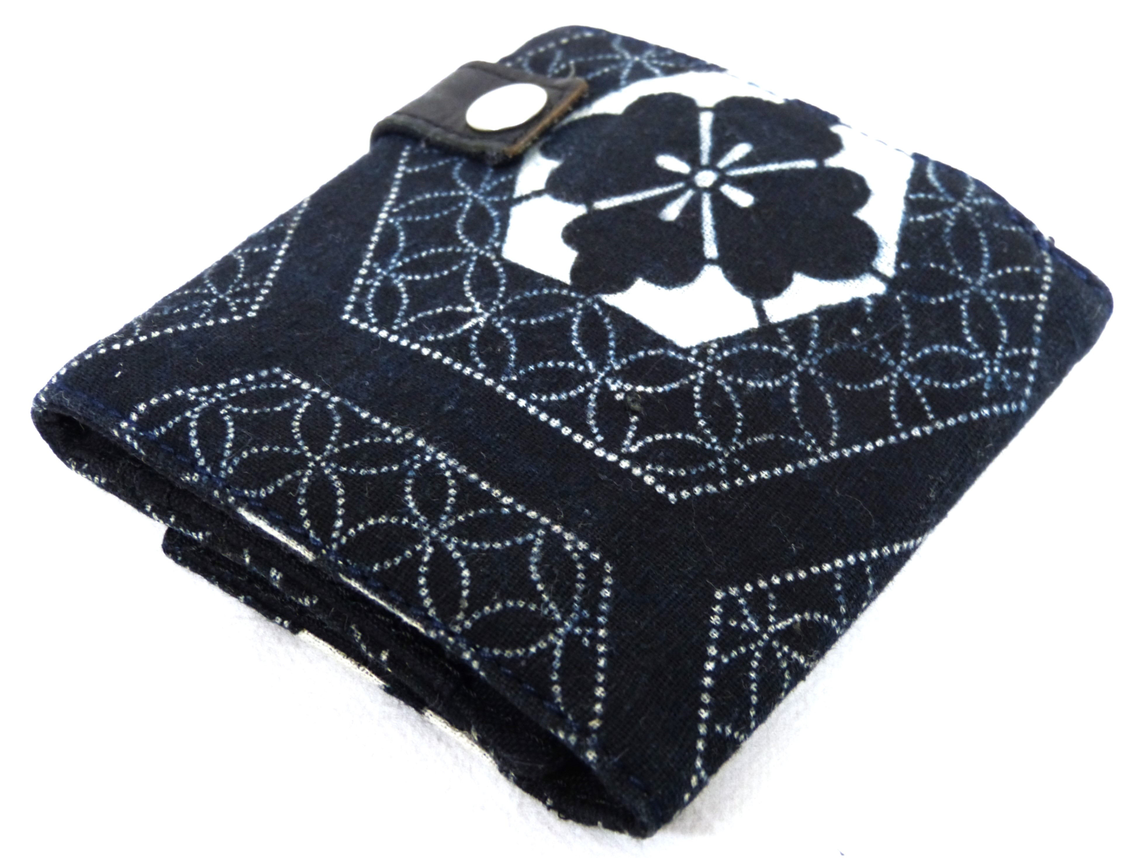 型染め　ミニ財布　花菱/七宝　IP-45　三つ折り　藍色　古布　ヴィンテージ　一点物　古着リメイク　和柄　伝統素材 6,645円