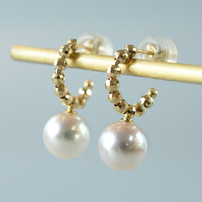 ルミナ スモールゴールドフックシリーズ 8-9mm 日本製アコヤ天然海真珠イヤリング 18Kゴールド 絶妙でエレガントな万能イヤ