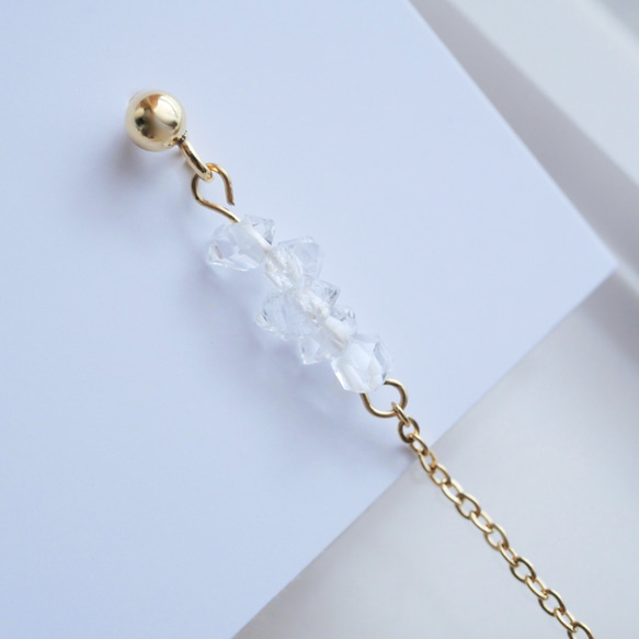 ハーキマーダイヤモンド ロングチェーンピアス　天然石 　小ぶり　水晶　クォーツ　サージカルステンレス　金属アレルギー対応 4枚目の画像