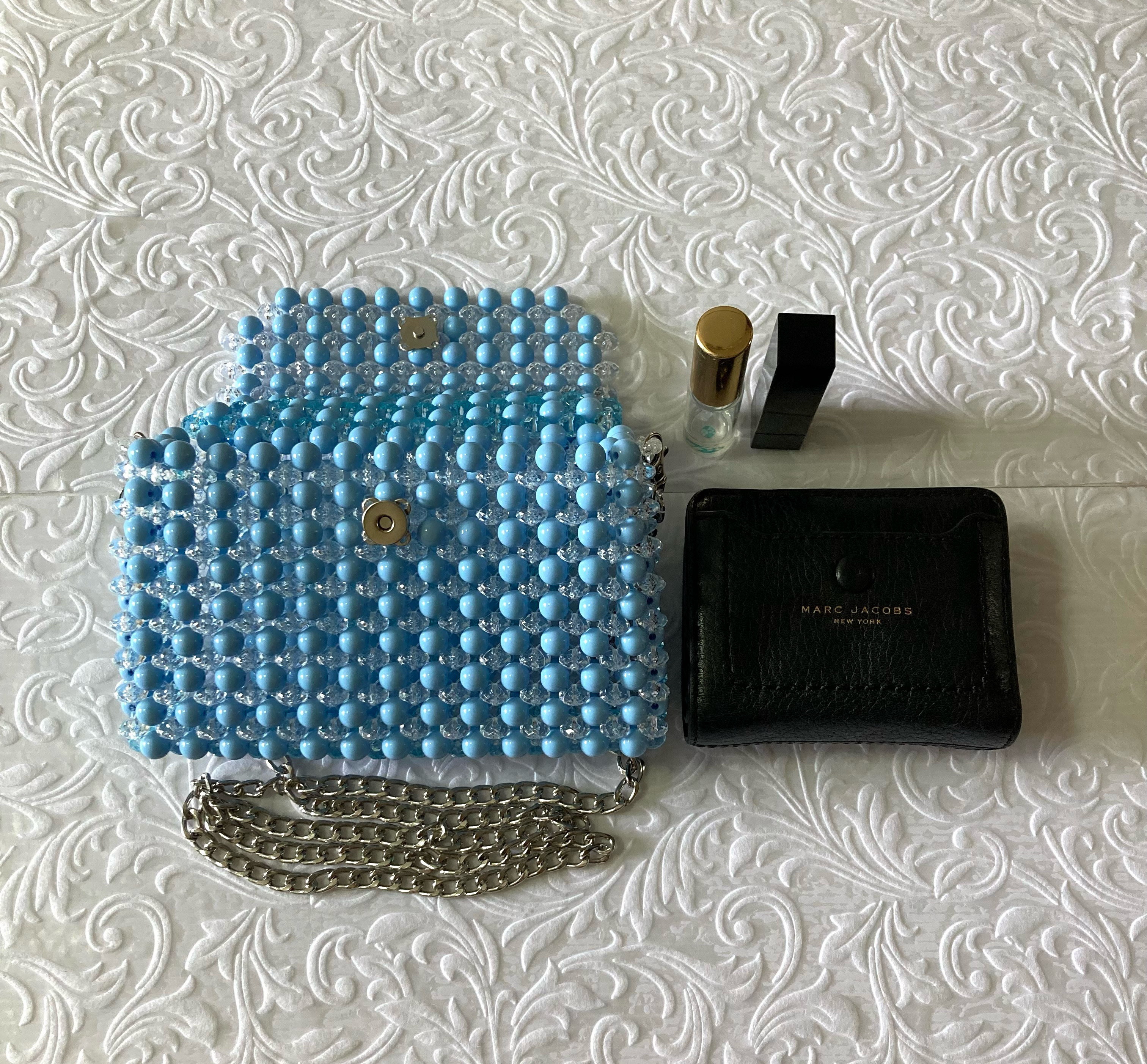 水色と透明のビーズバッグ